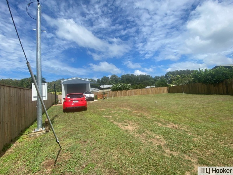 21 Casuarina Street, Tully Heads QLD 4854