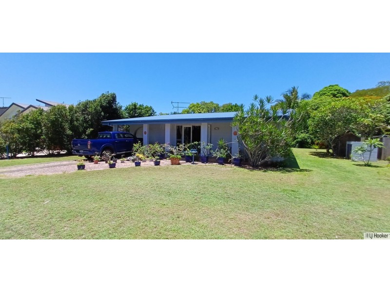 89 Taylor Street, Tully Heads QLD 4854