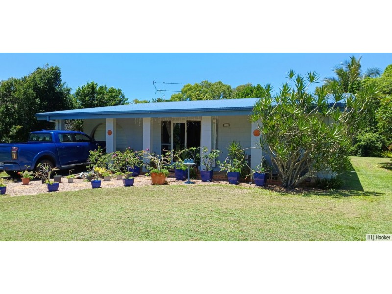 89 Taylor Street, Tully Heads QLD 4854