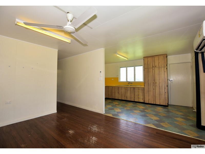 12 McDonald Street, Tully QLD 4854