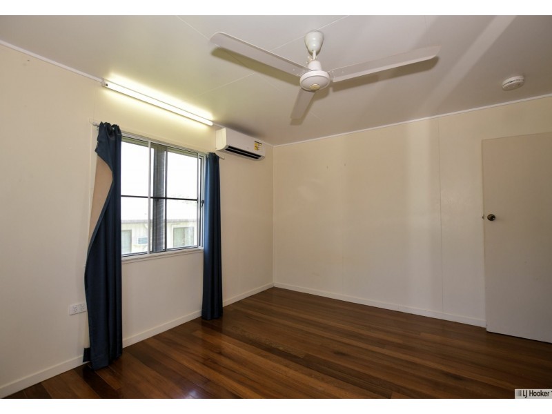 12 McDonald Street, Tully QLD 4854