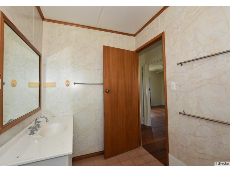 12 McDonald Street, Tully QLD 4854