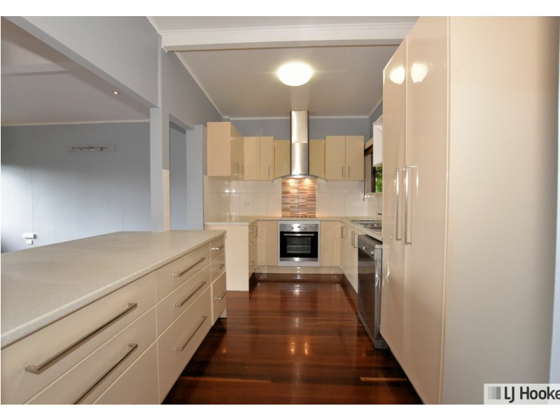 10 Briggs Street, Tully QLD 4854