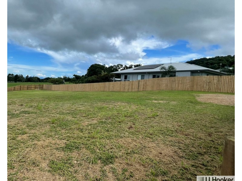 24 Pease St, Tully QLD 4854