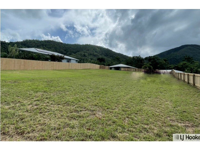 24 Pease St, Tully QLD 4854