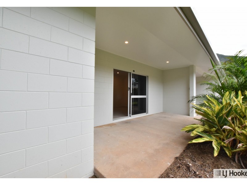1 & 2/13 Cairns St, Tully QLD 4854
