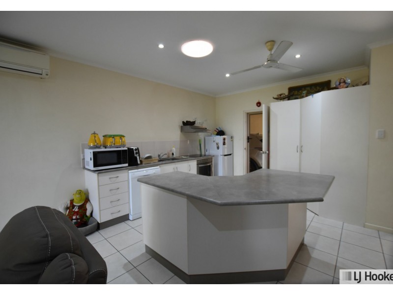 Unit 4/11 McQuillen St, Tully QLD 4854