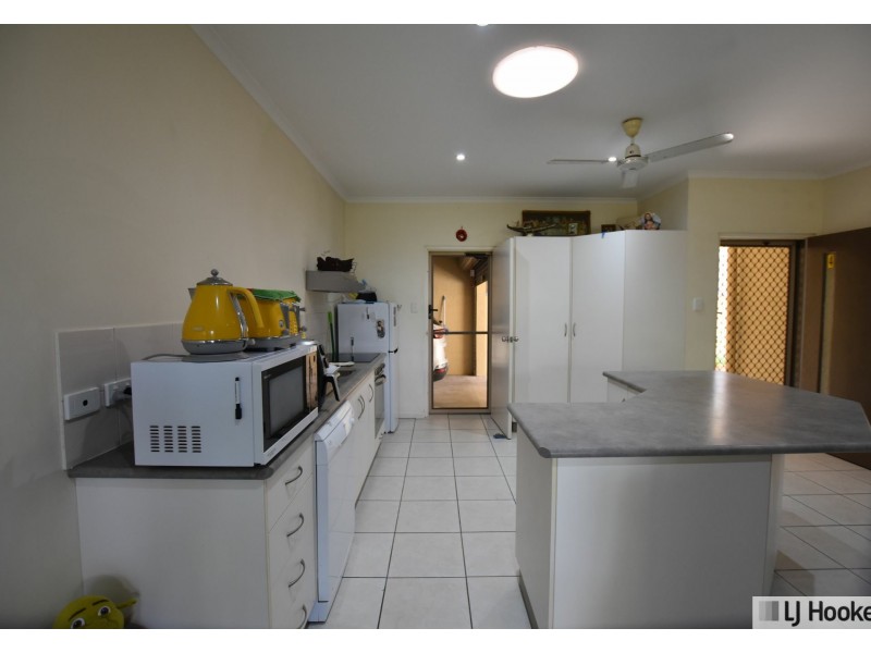 Unit 4/11 McQuillen St, Tully QLD 4854