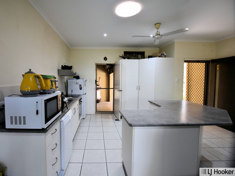 Unit 4/11 McQuillen St, Tully QLD 4854