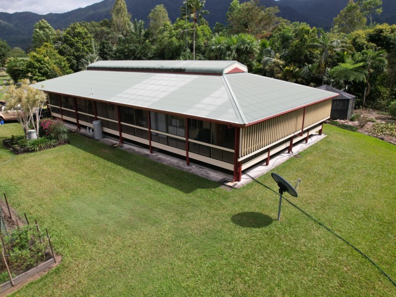 957 Kennedy Creek Rd, Carruchan QLD 4816