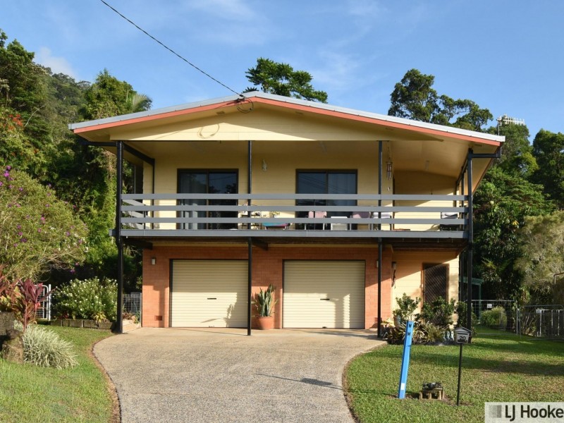 20 Bell Street, Tully QLD 4854