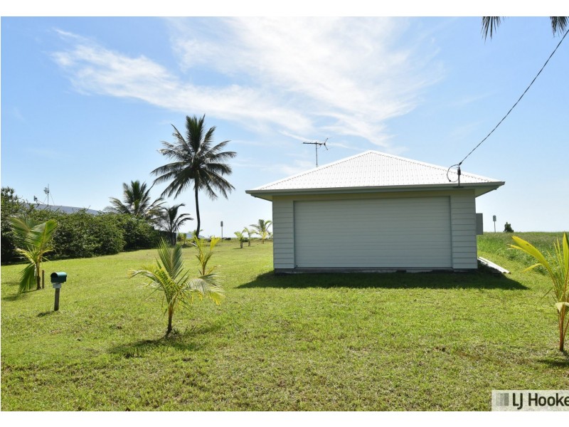 52-54 Taylor Street, Tully Heads QLD 4854