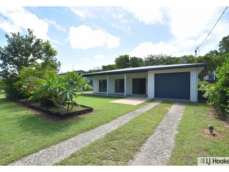 101 Taylor Street, Tully Heads QLD 4854