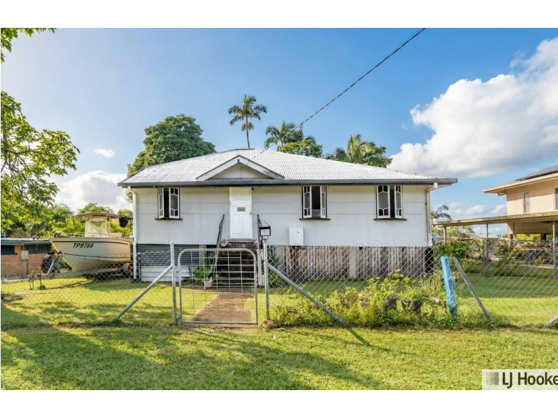 27 McQuillen Street, Tully QLD 4854