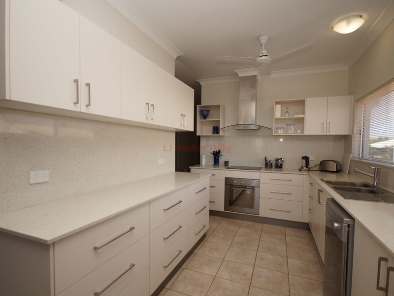12 Taylor Street, Tully Heads QLD 4854