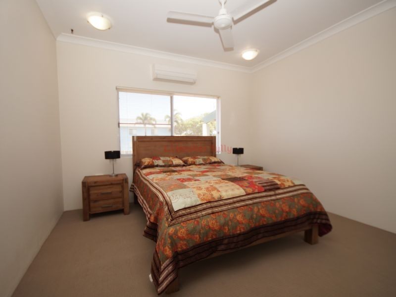 12 Taylor Street, Tully Heads QLD 4854