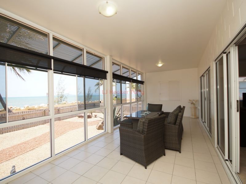 12 Taylor Street, Tully Heads QLD 4854