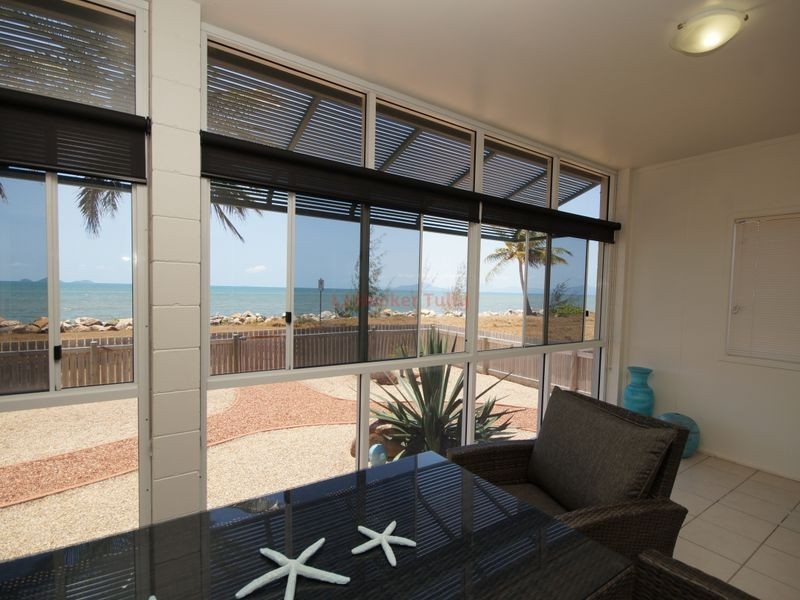 12 Taylor Street, Tully Heads QLD 4854