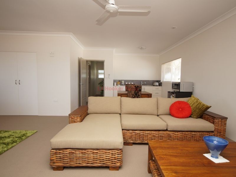 12 Taylor Street, Tully Heads QLD 4854
