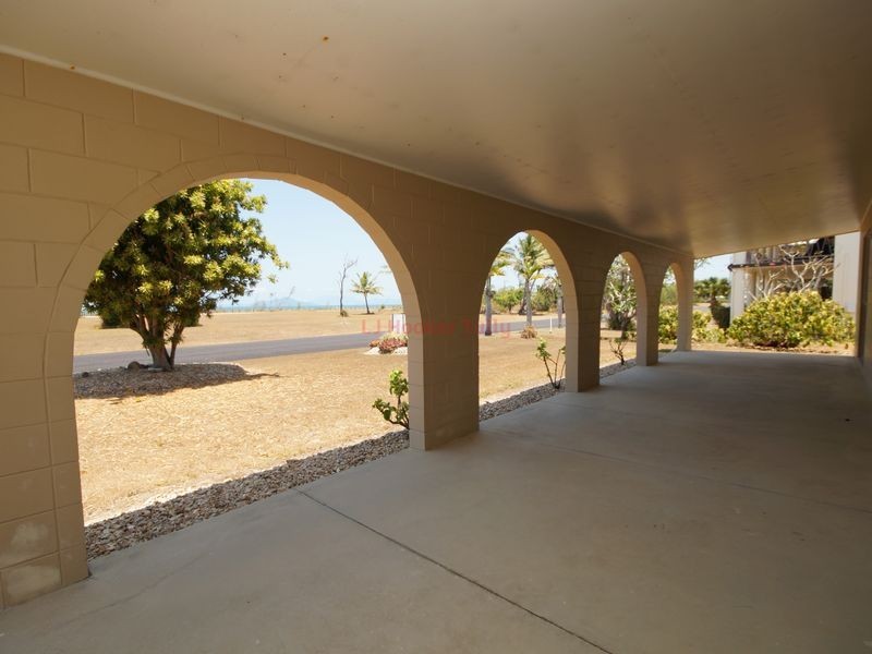 83 Taylor Street, Tully Heads QLD 4854