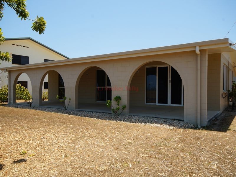 83 Taylor Street, Tully Heads QLD 4854