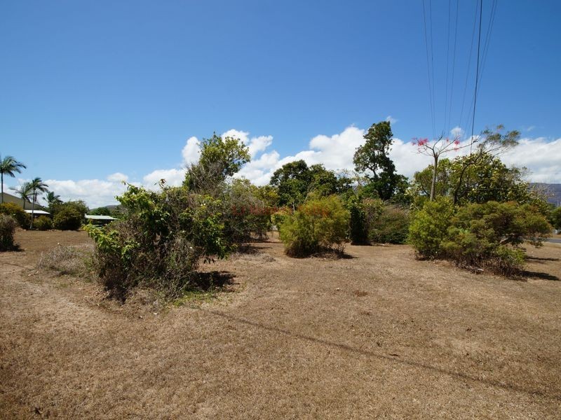 37-39 Panos Street, Cardwell QLD 4849