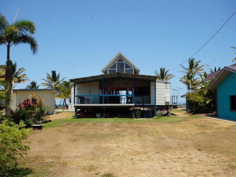 28 Taylor Street, Tully Heads QLD 4854