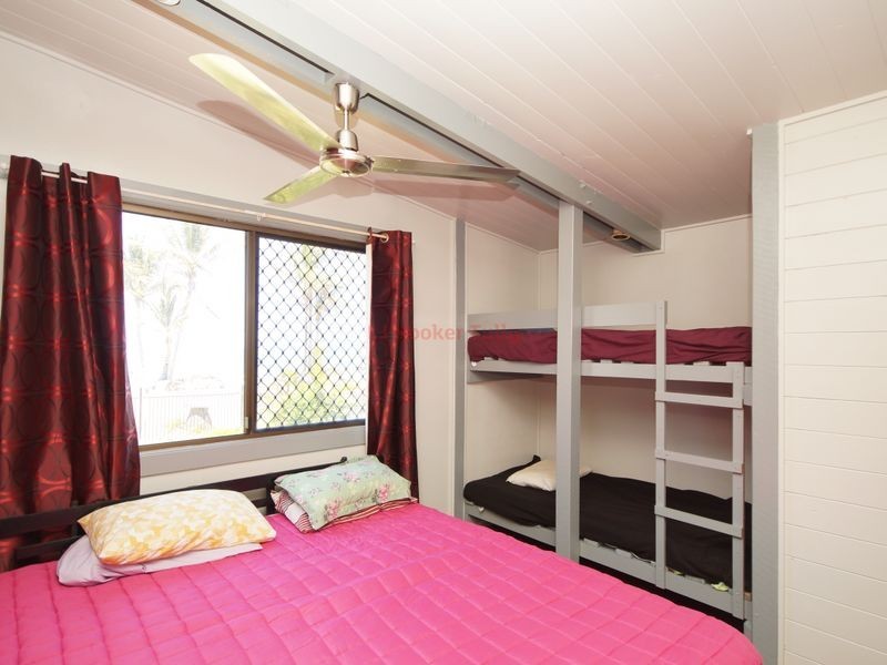 28 Taylor Street, Tully Heads QLD 4854