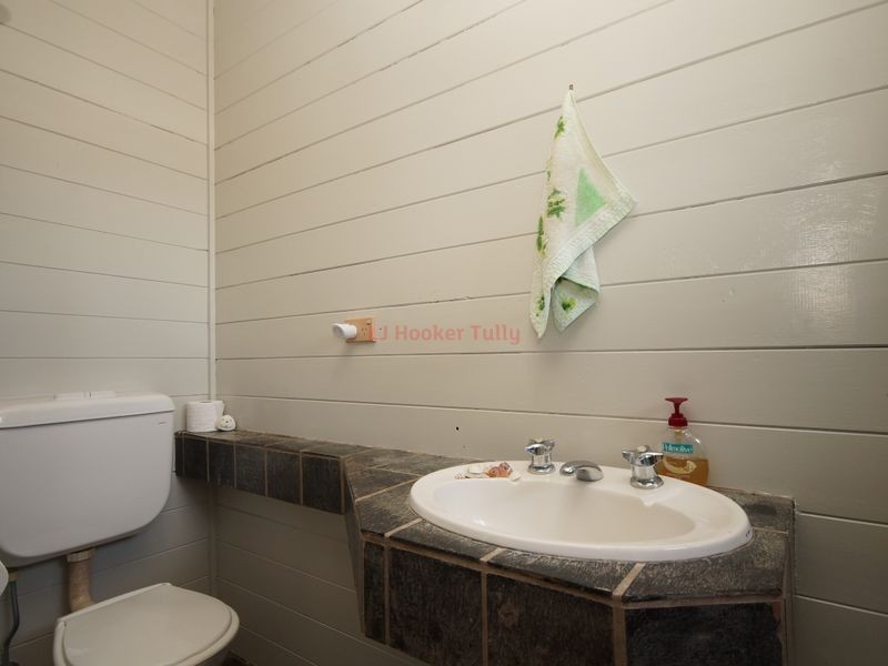 28 Taylor Street, Tully Heads QLD 4854