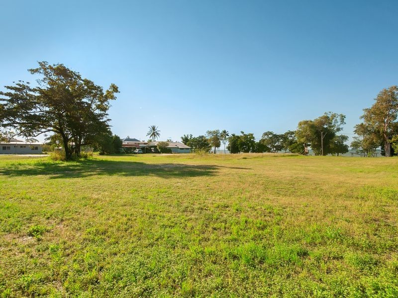 6 Bowen Street, Cardwell QLD 4849