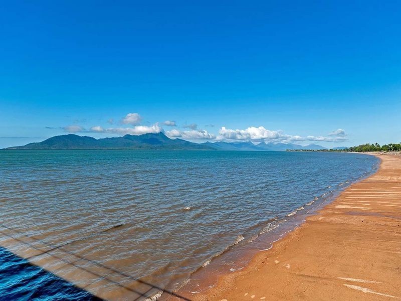 6 Bowen Street, Cardwell QLD 4849