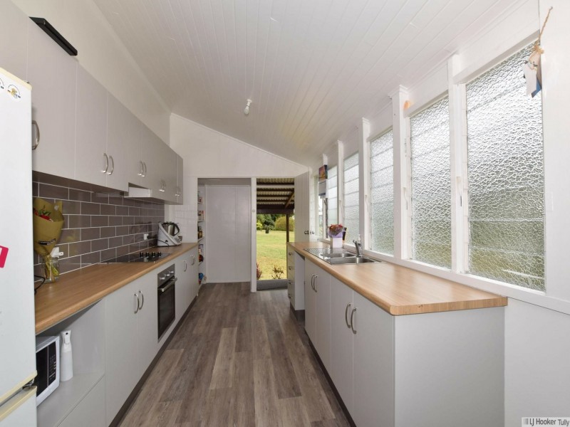 2 Parmeter Street, Tully QLD 4854