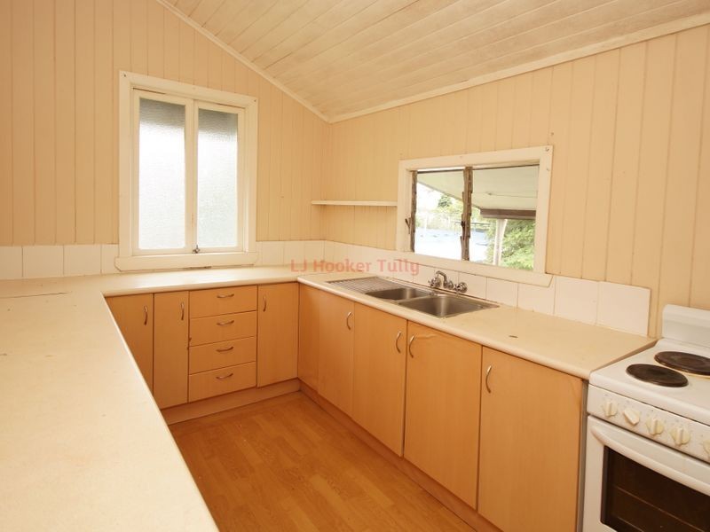 27 McQuillen Street, Tully QLD 4854