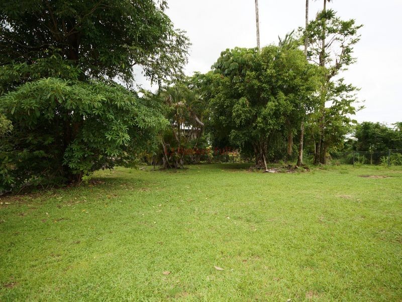 27 McQuillen Street, Tully QLD 4854