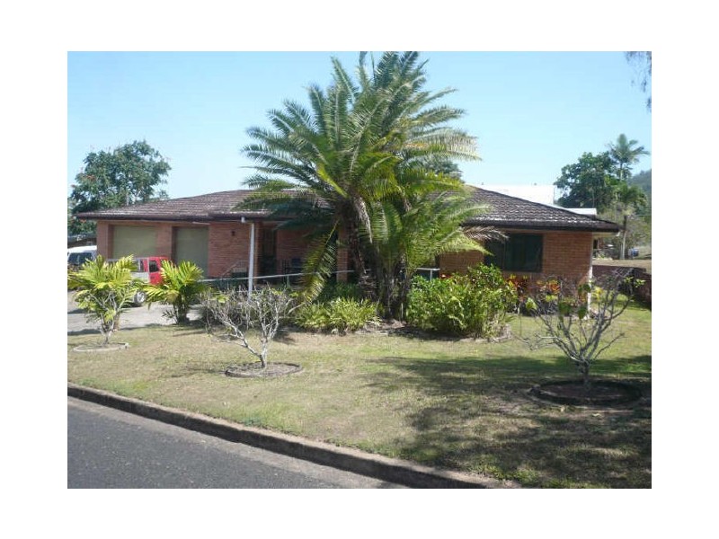 10 Brannigan, Tully QLD 4854