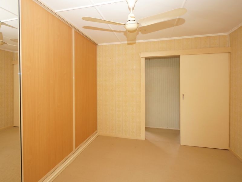 19 Henry Street, Tully QLD 4854