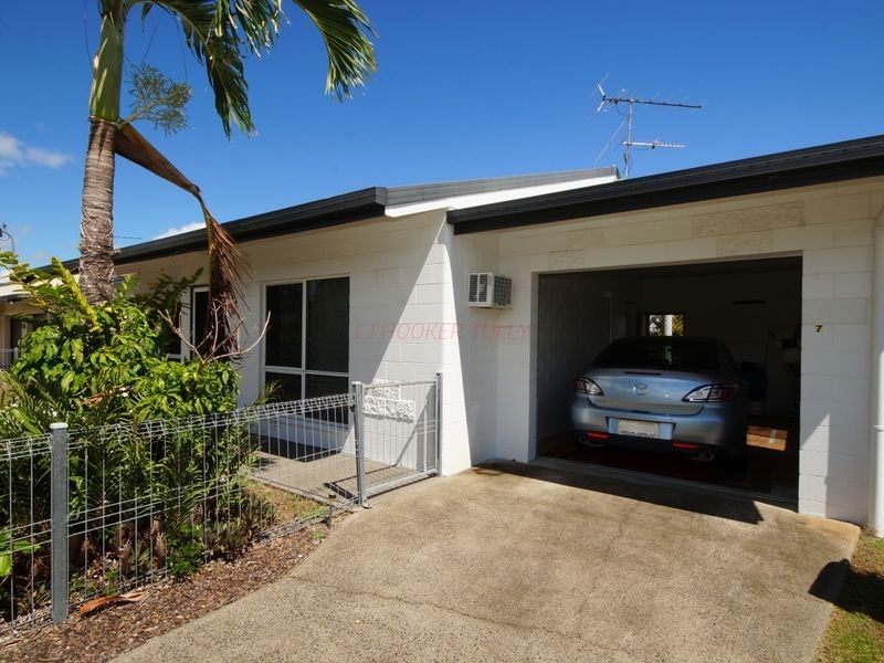 7 Casuarina Street, Tully Heads QLD 4854