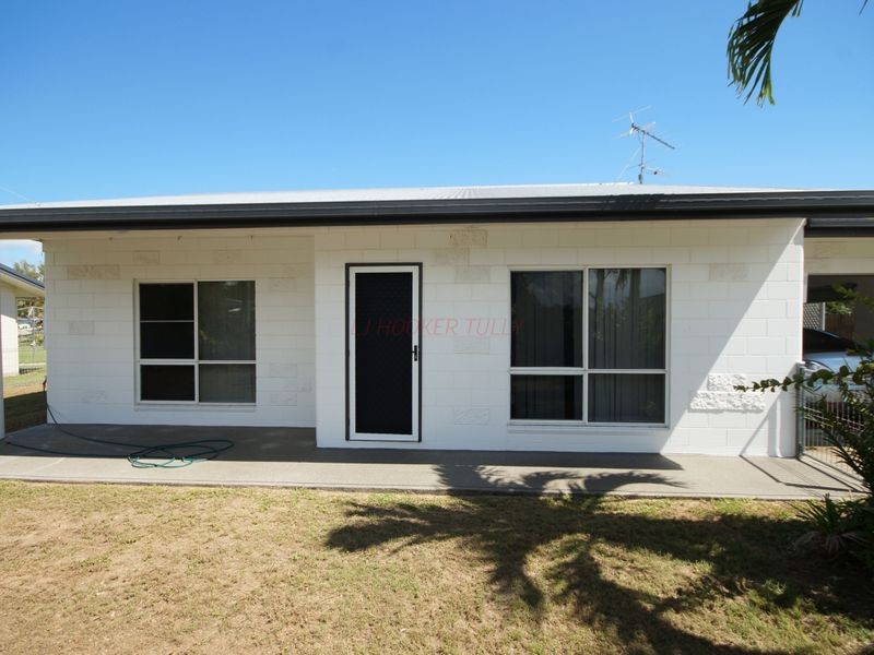 7 Casuarina Street, Tully Heads QLD 4854