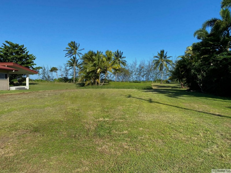 78 Taylor Street, Tully Heads QLD 4854