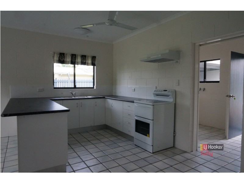 Unit 1/117 Taylor Street, Tully Heads QLD 4854
