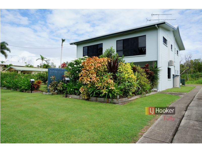 Unit 2/117 Taylor Street, Tully Heads QLD 4854