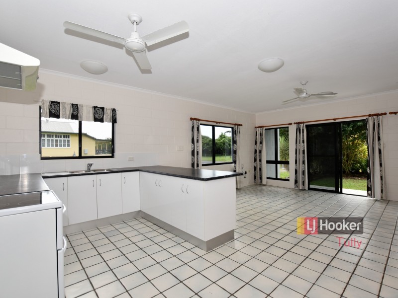 Unit 2/117 Taylor Street, Tully Heads QLD 4854