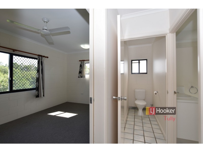Unit 2/117 Taylor Street, Tully Heads QLD 4854