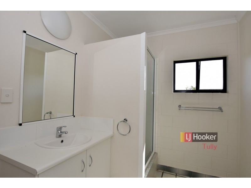 Unit 2/117 Taylor Street, Tully Heads QLD 4854