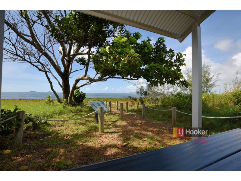 Unit 2/117 Taylor Street, Tully Heads QLD 4854