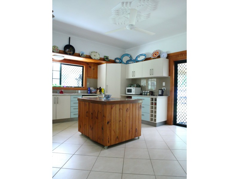 80 Paradise Palm Drive, Tully Heads QLD 4854