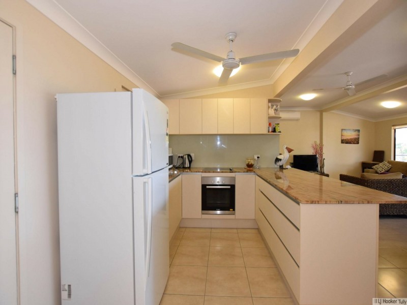 61 Taylor Street, Tully Heads QLD 4854