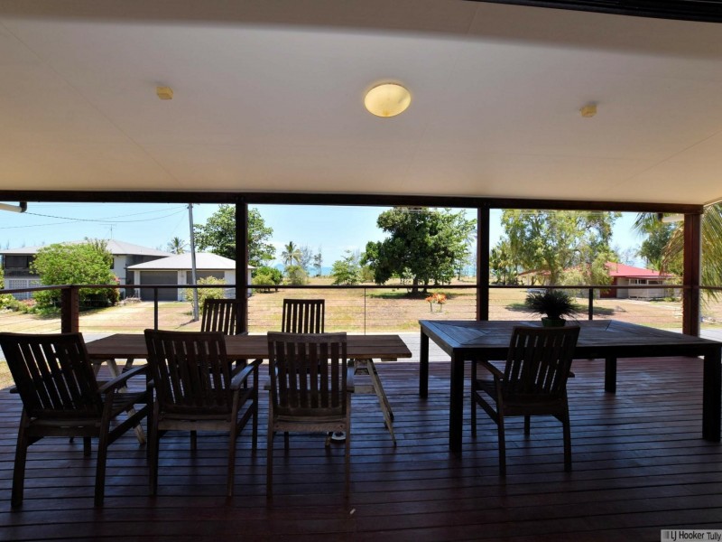 61 Taylor Street, Tully Heads QLD 4854