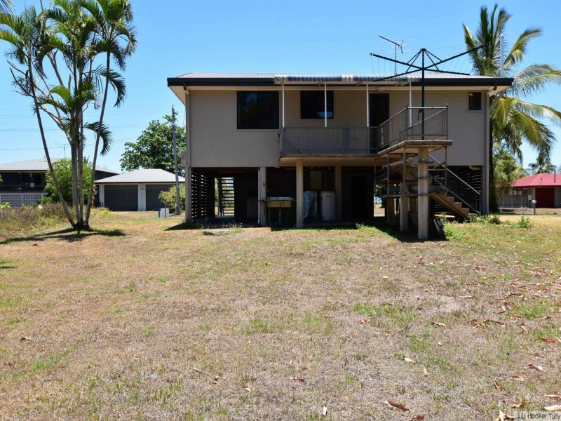 61 Taylor Street, Tully Heads QLD 4854