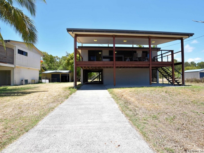 61 Taylor Street, Tully Heads QLD 4854